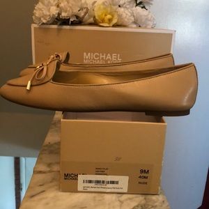 Michael Kors Nancy Flat.